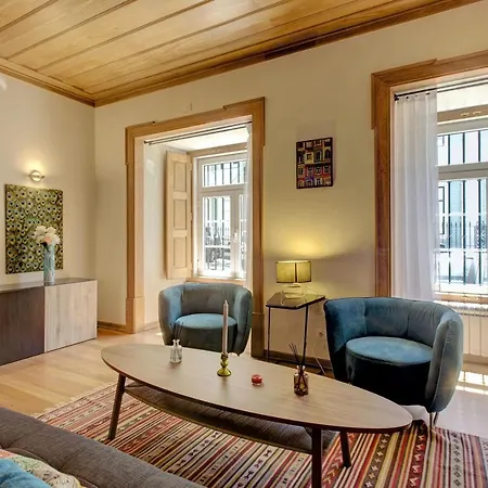 Localtraveling Cathedral & Castle - Family * Lisbon