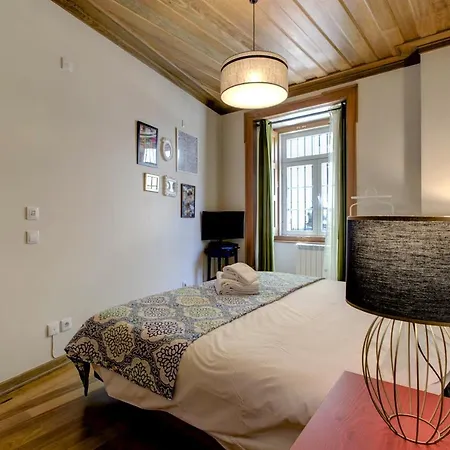 Localtraveling Cathedral & Castle - Family Lisbon