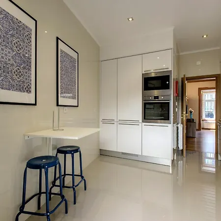 Localtraveling Cathedral & Castle - Family Lisbon