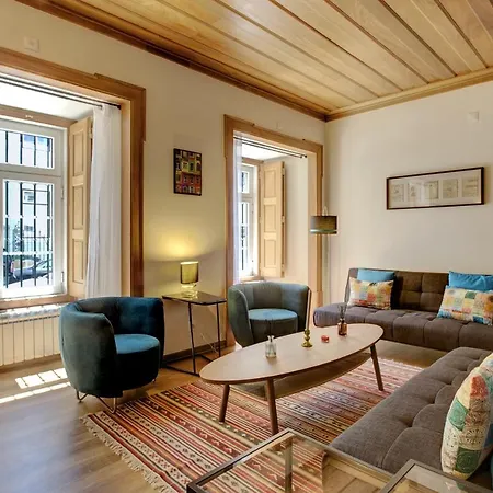 Localtraveling Cathedral & Castle - Family Apartment Lisbon