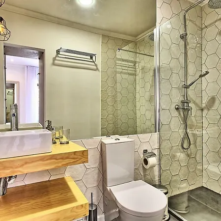 Localtraveling Cathedral & Castle - Family * Lissabon