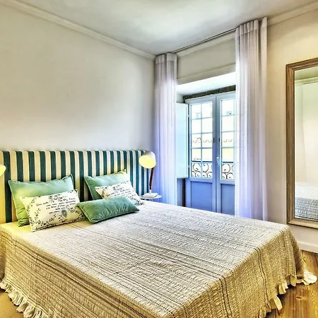 Localtraveling Cathedral & Castle - Family Lizbona