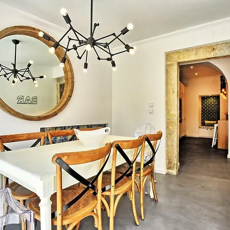 Localtraveling Cathedral & Castle - Family * Lissabon